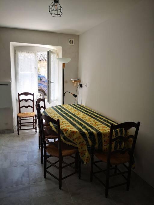 Maison De Ville Pres Du Port Bourg-sur-Gironde Eksteriør billede