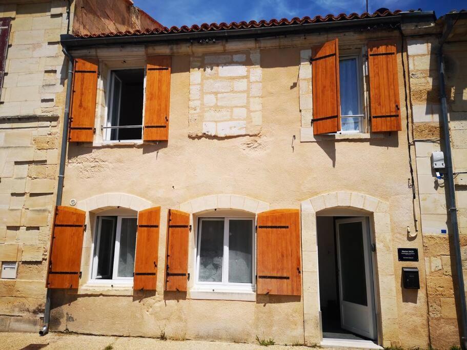 Maison De Ville Pres Du Port Bourg-sur-Gironde Eksteriør billede